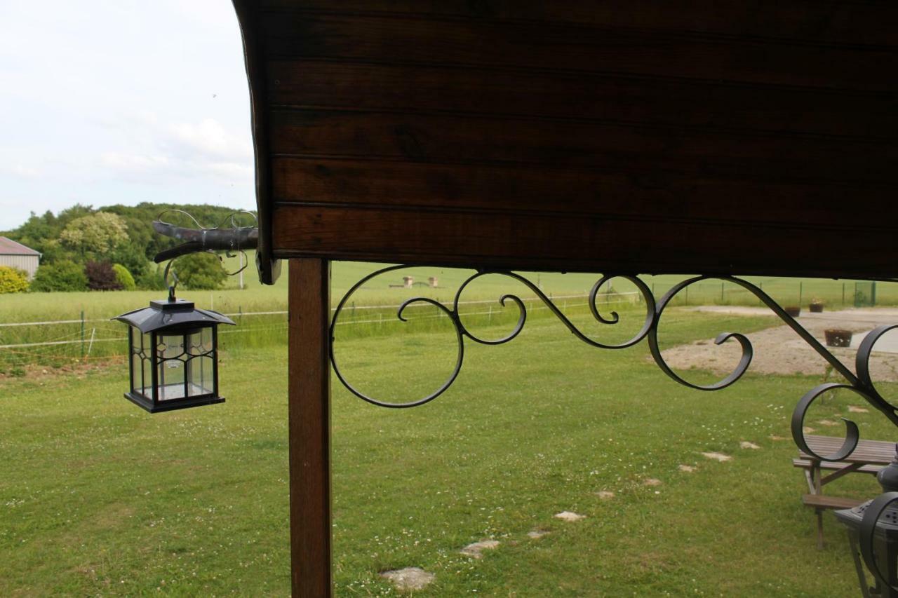 Roulotte Montfee Bed & Breakfast Semezanges Ngoại thất bức ảnh